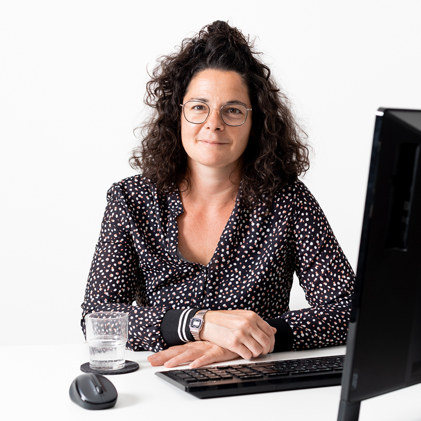 Portrait Heike Stennes Bildschirm